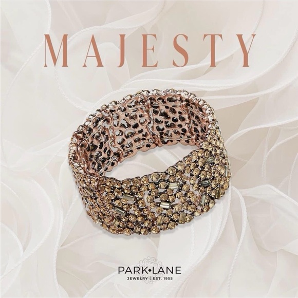 Park Lane Jewelry - Park Lane Majesty Gold Stretch Bangle